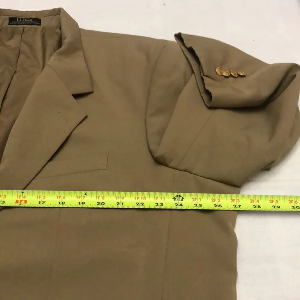 LL bean mens coat/ jacket. Size 48R - Picture 10 of 13